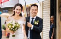 Á hậu Vân Quỳnh rạng rỡ trong đám cưới giữa trời mưa
