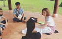 Hot Face sao Việt 24h: Ngọc Trinh khoe ra công viên học tiếng Anh