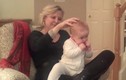 Video: Em bé say ngủ khi được massage thu hút triệu lượt xem