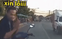 Video: Phóng xe trong hẻm ra suýt tông ô tô, thanh niên hành động lạ