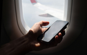 Tại sao khách đi máy bay được yêu cầu đặt điện thoại chế độ máy bay?