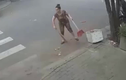 Video: Bị cướp giật dây chuyền, người phụ nữ phản ứng bất ngờ