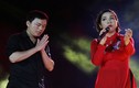 Fan lên sân khấu '“vái lạy'' Mỹ Linh trong đêm nhạc Trịnh