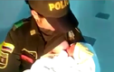 Nữ cảnh sát cho bú, cứu sống bé sơ sinh bị bỏ rơi