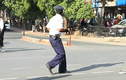 Cảnh sát Ấn Độ nhảy như Michael Jackson điều khiển giao thông