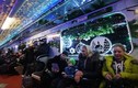 Clip: Cận cảnh tàu điện ngầm đón năm mới ở Moscow