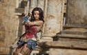 Ngỡ ngàng cô gái cosplay Wonder Woman đẹp không kém bản gốc