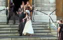 Video hài: Đám cưới náo loạn bởi tay thợ ảnh láu cá