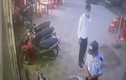 Video: Thanh niên táo tợn trộm xe máy ngay trước mặt bảo vệ