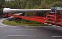 Video: Những pha vào cua siêu đỉnh của các tài xế xe tải