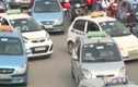 Video: Taxi truyền thống đang làm gì trong cuộc chạy đua với Uber, Grab?