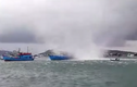 Video:  Vòi rồng khổng lồ xuất hiện ở Phú Quốc, nhấn chìm tàu cá