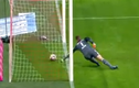 Video: Những bàn thua oan uổng vì thủ môn