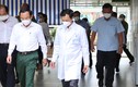Bí thư Thành ủy TP HCM Nguyễn Văn Nên thăm chiến sĩ công an mắc Covid-19 nặng