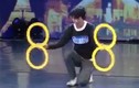 Nghệ thuật múa vòng dễ gây nhầm lẫn của 9X Thái Lan