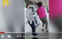 Bệnh nhân cao tuổi ở Vũ Hán vui vẻ nhảy múa, giúp bác sĩ dọn vệ sinh
