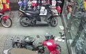 Video: Trộm xe máy nhanh như chớp ở TP.HCM
