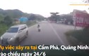 Video: Vượt thiếu quan sát, thanh niên đi xe máy suýt bị container "nuốt chửng"