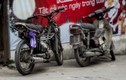 Xe máy cũ nát nhan nhản lộng hành trên phố Hà Nội 