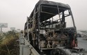 Hiện trường vụ xe giường nằm cháy trơ khung trên cao tốc ở Hà Nội