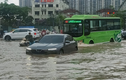 Hà Nội mưa lớn khiến Đại lộ Thăng Long ngập sâu gần 1 mét