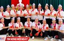Xóm làng ‘vui như Tết’ vì màn hoá thân nữ sinh của các cụ U70
