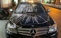 Hà Nội: Xác minh xe Mercedes bị dán băng dính, tạt bột nhem nhuốc 