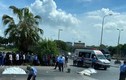 Ô tô tải va chạm xe máy khiến 3 người tử vong ở Hà Nội