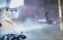  Khoảnh khắc người đi đường bị hất bay khi nhà hàng phát nổ