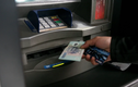 Lợi dụng cây ATM ra tiền chậm để chiếm đoạt tiền của người rút