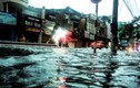 Đường Hải Phòng biến thành sông sau cơn mưa lớn