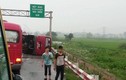 Xe khách lật trên cao tốc Pháp Vân - Cầu Giẽ, 11 người thương vong