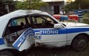 Truy đuổi kẻ tình nghi mang ma túy, xe CSGT gặp nạn, 2 cán bộ bị thương