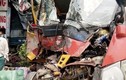 Thanh Hóa: Xe cứu hộ đâm xe tải lao nhà dân, 3 người bị thương