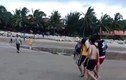 Sóng lớn cuốn chết người tắm biển ở Bình Thuận