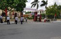 3 công nhân bị thương vong khi treo pano cổng huyện: “Thần chết” áp sát nhà dân