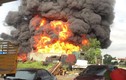 Hải Phòng: Xe bồn bốc cháy dữ dội trong kho chế biến dầu thải 