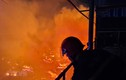 Bình Dương: Cháy tại công ty đồ gỗ, 2000.m2 nhà xưởng chìm trong lửa