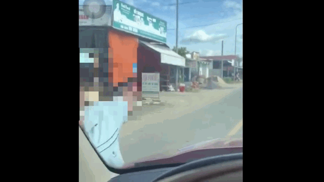 Video: Người đàn ông biểu hiện say xỉn “hạ cú đấm” vỡ toang kính ô tô