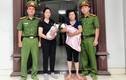 Hải Dương: Hai bé sơ sinh đặt trong túi nilon bỏ trước nhà dân