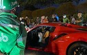 Siêu xe Ferrari đâm xe máy tại Hà Nội, một người tử vong