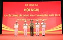 Thiếu tướng Vũ Hồng Văn nhận huân chương Quân công hạng nhì