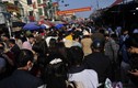 Hàng nghìn người về chợ Viềng mua may, bán rủi đầu năm