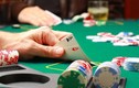 Chơi bài poker thế nào để không vi phạm pháp luật?
