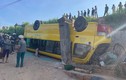 Lật xe đưa đón học sinh trên QL 19, nhiều em bị thương