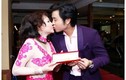 Phát ghen với nụ hôn Vũ Hoàng Việt dành cho bồ già