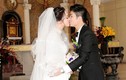 Nhật Kim Anh hạnh phúc hôn chồng trong lễ cưới