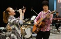 Mỹ Tâm say sưa tập hát cùng nghệ sĩ guitar Nhật Bản