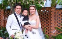 Hoa hậu Diễm Hương khoe con trai trong ngày cưới