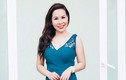 Nữ hoàng Kim Chi đẹp dịu dàng với đầm xanh quyến rũ